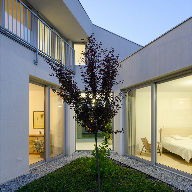 Industrialnym / loftowym